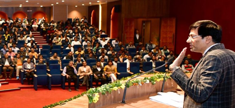 गिरता भू-जल स्तर चिंता का विषय —डॉ. समित शर्मा