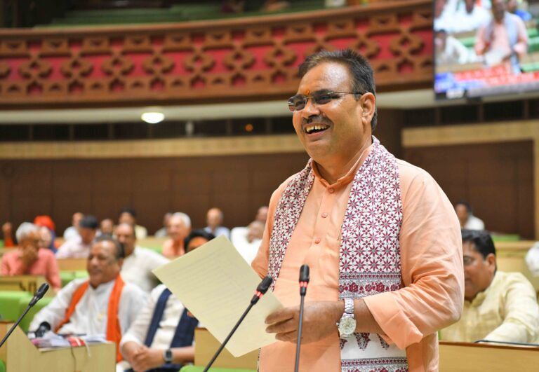 Chief Minister responded in the Assembly —मुख्यमंत्री ने सदन को कांग्रेस के बारे में बताया