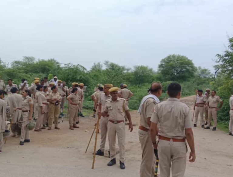 Bulldozer Action —प्रदेश में हाईकोर्ट के आदेश पर फिर गरजा बुलडोजर