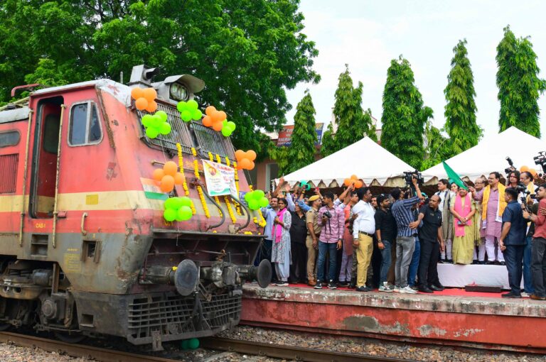 Seniors: राज्य सरकार इस वर्ष 36 हजार वरिष्ठजन को कराएगी तीर्थ यात्रा