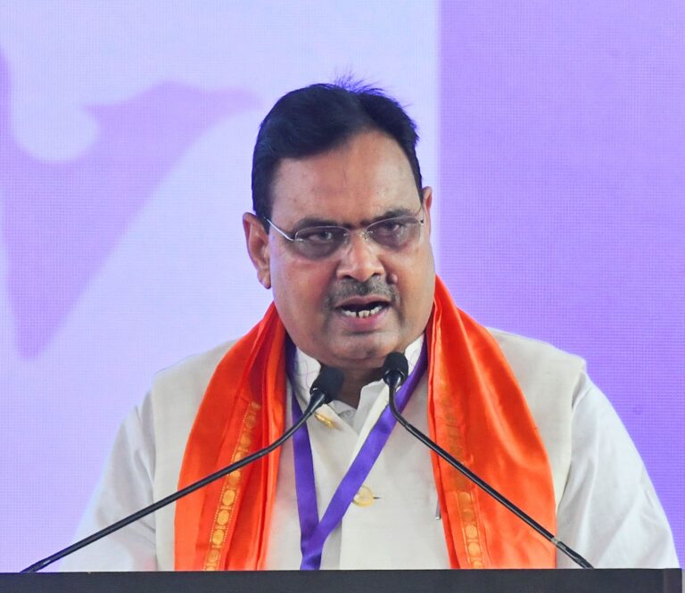 Revenue and Colonization News: आमजन को जमीन से जुडे़ प्रकरणों में मिले त्वरित न्याय —मुख्यमंत्री