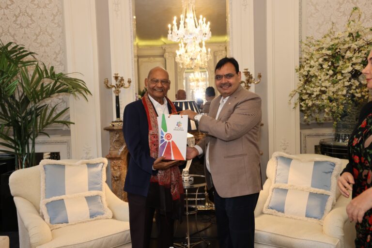 London News: मुख्यमंत्री ने ब्रिटिश फिल्म निर्माताओं से राजस्थान में शूटिंग के लिये की अपील