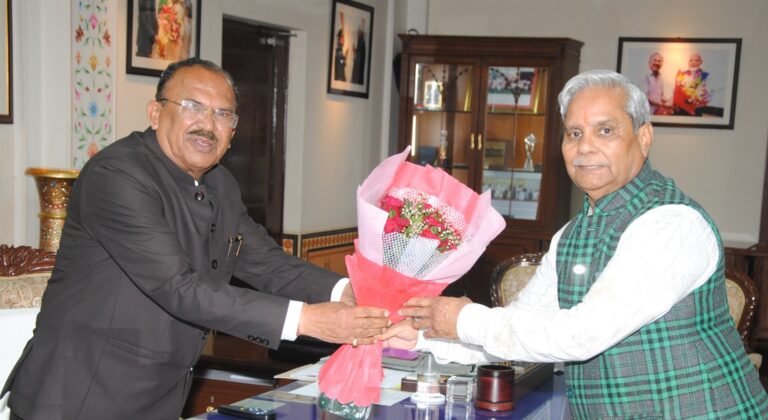 Assembly: विधानसभा अध्‍यक्ष ने मुख्‍य सचेतक को जन्‍मदिवस पर शुभकामनायें दी