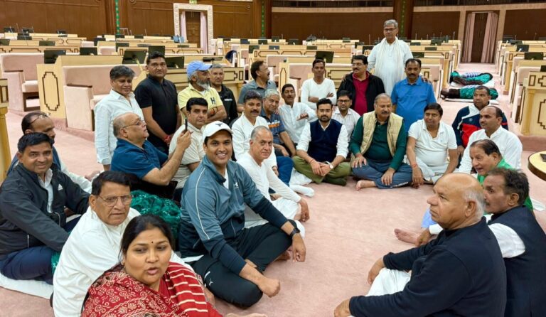 Assembly: कांग्रेस प्रदेशाध्यक्ष सहित 5 विधायकों को किया निलंबित