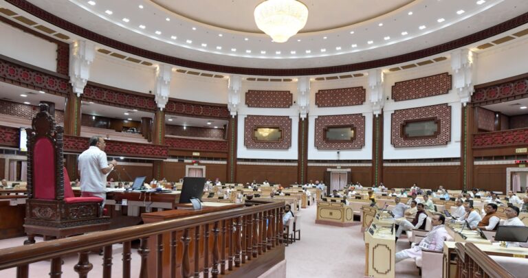 Vidhansabha News: उद्योग मंत्री का विपक्ष पर करारा प्रहार; ‘सस्ती जमीन’ के आरोपों पर पिछले कार्यकाल के आंकड़ों से दिया जवाब