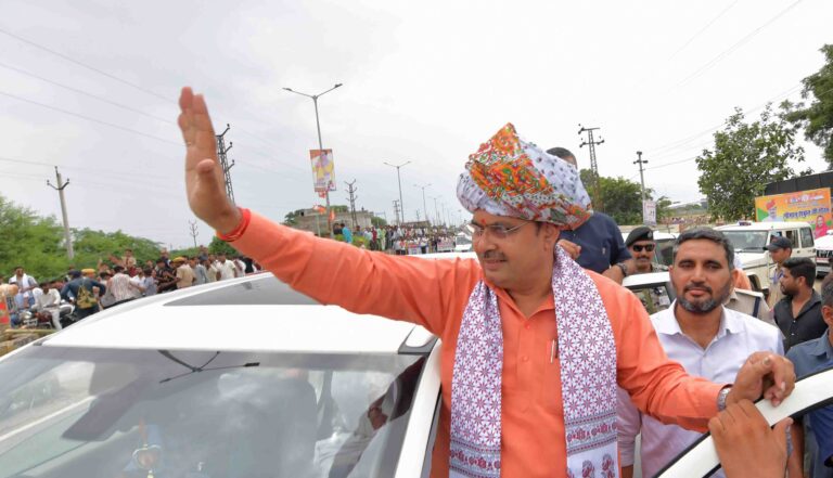 C M NEWS: प्रत्येक विधानसभा क्षेत्र में विकास कार्याें का हो रहा तेजी से क्रियान्वयन —मुख्यमंत्री