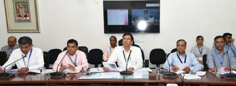 Animal Husbandry News: पशुपालन विभाग की राज्य स्तरीय समीक्षा हुई संपन्न, अधिकारियों को अच्छे कार्य पर प्रशस्ति पत्र और लापरवाही पर मिलेगी चार्ज शीट