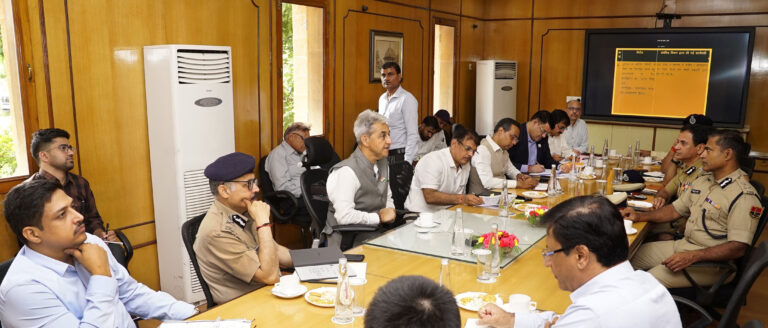 C S NEWS: कूरियर से हो रही मादक पदार्थों की तस्करी पर निगरानी रखी जाए —मुख्य सचिव