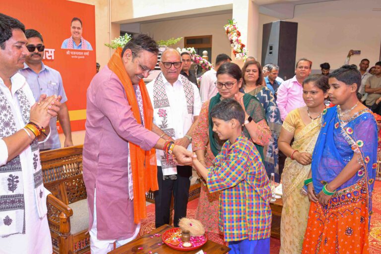 C M NEWS: आपका ये भाई आप सभी बहनों को समान अवसर उपलब्ध कराने के लिए प्रतिबद्ध है -मुख्यमंत्री