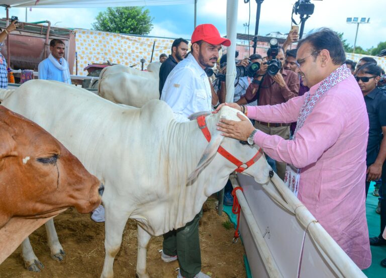 जहां गौ की पूजा होती है, वहां समृद्धि और संस्कार का वास होता है – मुख्यमंत्री