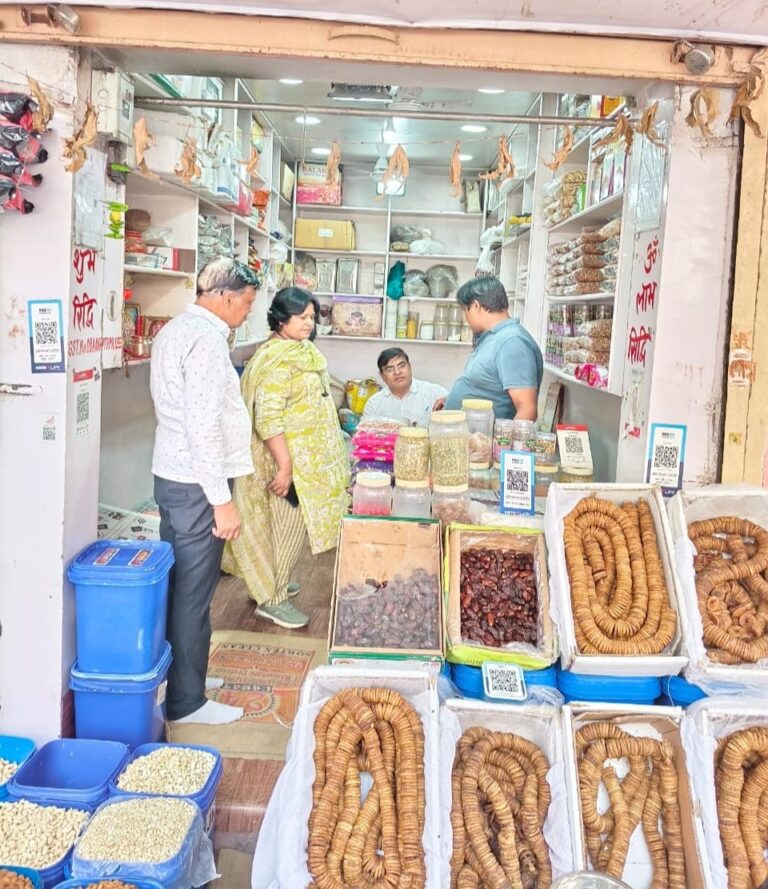 Rajasthan News: अनाधिकृत व भ्रामक पैकेजिंग पाए जाने पर 14 व्यापारिक प्रतिष्ठानों पर की कार्यवाही