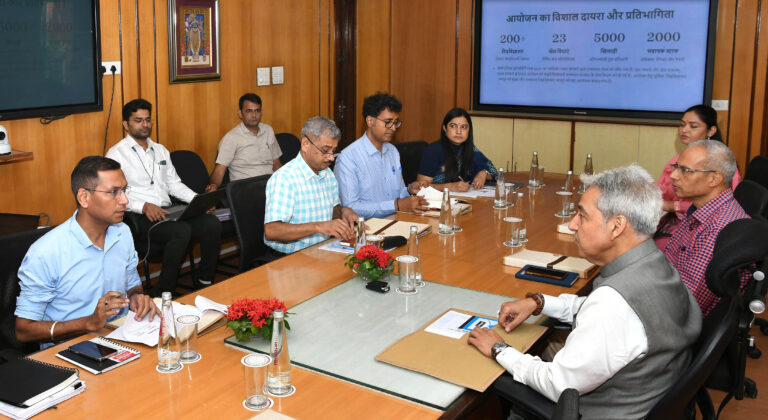 Khelo India News: “खेलो इंडिया यूनिवर्सिटी गेम्स-2025” में खेलेगें आमजन भी —मुख्य सचिव