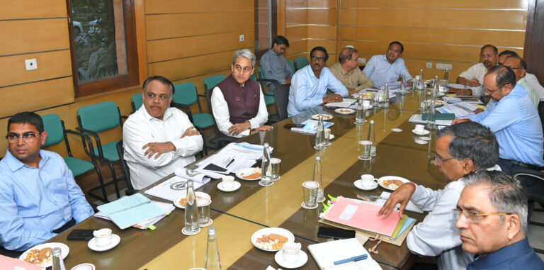 C S NEWS: क्षतिग्रस्त सड़कों की मरम्मत सरकार की सर्वोच्च प्राथमिकता -मुख्य सचिव