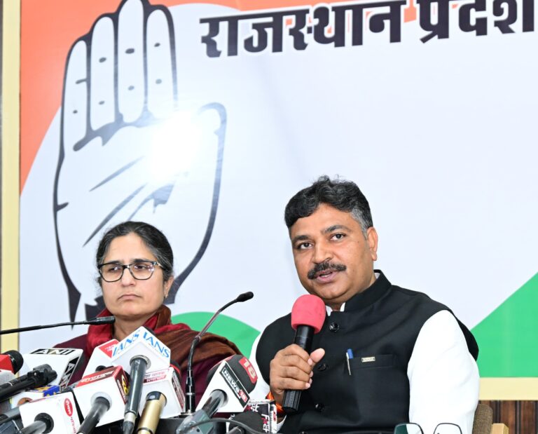 Political News: मजदूरों के पेट पर लात मार रही है भाजपा सरकार —टीकाराम जूली