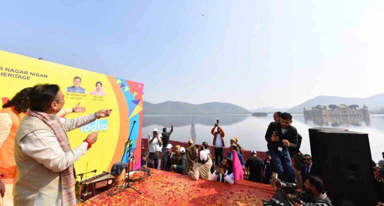 C M NEWS: मुख्यमंत्री ने पतंग उड़ाकर किया पतंग उत्सव का शुभारंभ