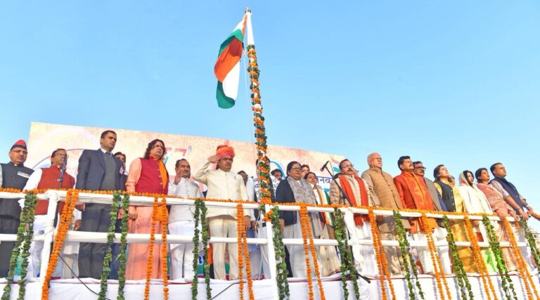 C M NEWS: मुख्यमंत्री ने गणतंत्र दिवस के अवसर पर बड़ी चौपड़ पर फहराया राष्ट्रीय ध्वज