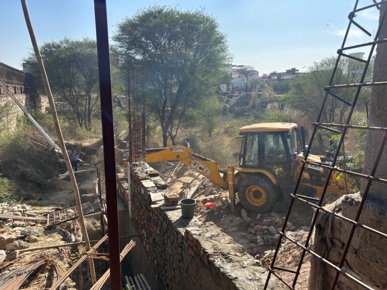 Jaipur News: राजस्थान आवासन मंडल की नाक के नीचे लुटती रही 70 करोड़ की ज़मीन—सरकारी मिलीभगत या तंत्र की नाकामी?