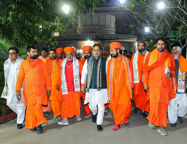 C M NEWS: प्रदेश में खेजड़ी संरक्षण के लिए बनेगा नया कानून, बिश्नोई समाज ने मुख्यमंत्री का जताया आभार