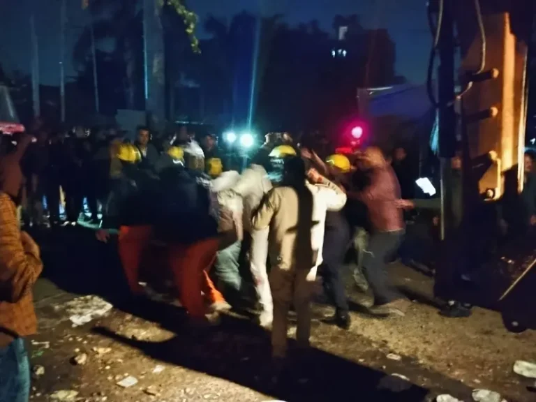 Rajasthan News: कोटा में 3 मंजिला अवैध रेस्टोरेंट की इमारत ढहने से हाहाकार, 2 छात्रों की मौत, 10 घायल